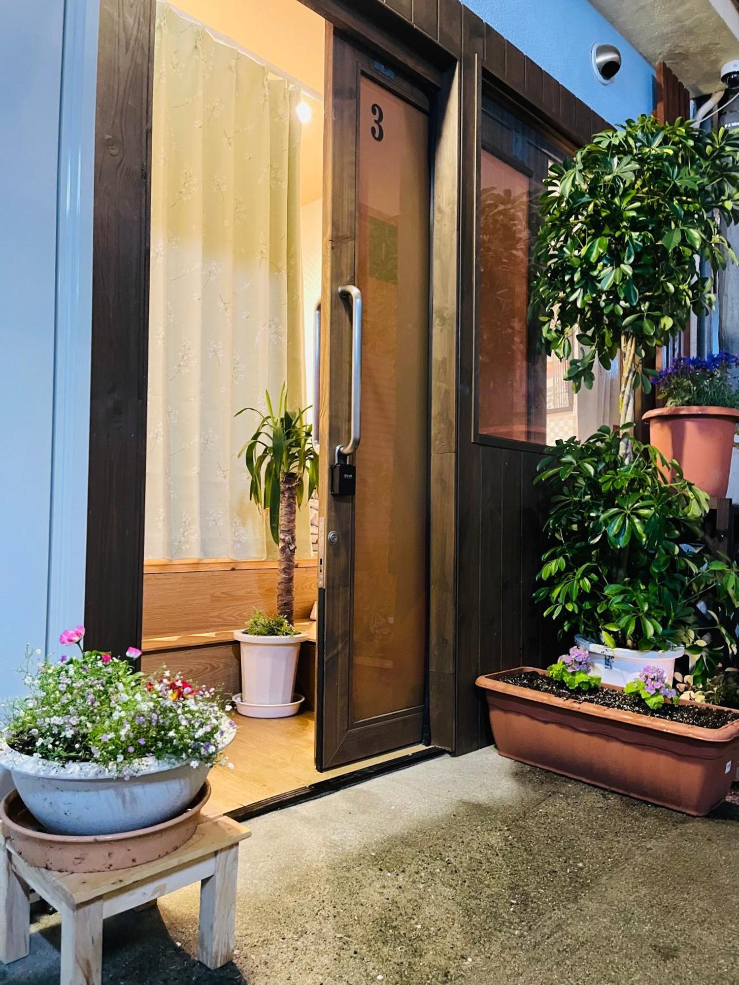 Villa 難波心斎橋10 Minutes民宿3号室 à Ōsaka Extérieur photo